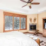 Ski-In Ski-Out 4Br W- Deck, Hot Tub, & Crib