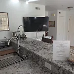 Peaceful Sunny Ski Out Ski In Condo, Parking, Pets