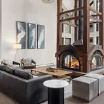 Big & Bright Hidden Gem With Garage, Hot Tub, Lux Kitchen Condo