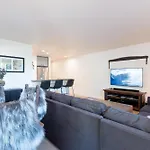 Premier Downtown With Pool, Hot Tub & Parking Apartment Telluride