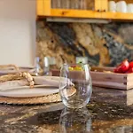 Mountain Village Retreat - Steam Shower & Views