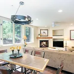 1 Blck To Free Gondolaski Access Heart Of Downtown River Edge A By Avantstay