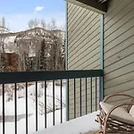 Riverside Condos D01 By Avantstay