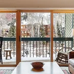 Riverside Condos D01 By Avantstay