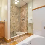 Bear Creek 305c Hotel *