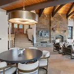 Vista Haus At Country Club - Private Golf And Retreat!