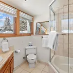 Twin Lodge 337 & 338 - Liftside And Hot Tubs Access