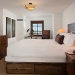 Hotel Madeline And Residences, Collection