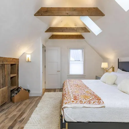 Holiday home Splendid In The Heart Of Town