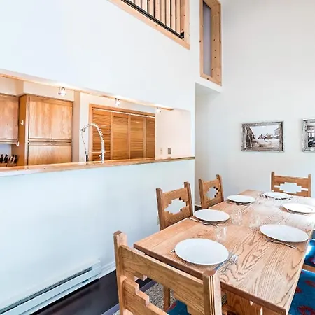 Lulu 3e Apartment