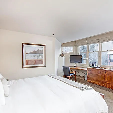 Hotel Columbia Hotel 4*
