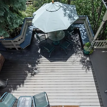 Sunshine Ski House - Sun-filled Family In Heart Of Town - Hot Tub Holiday home