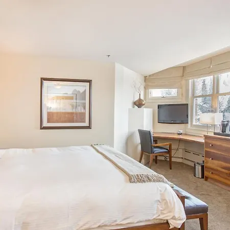 Hotel Columbia