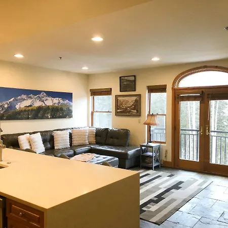 Bear Creek 209 Apartment