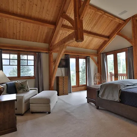 Mountain Village Marvel W/ Hot Tub & Gym! Holiday home