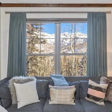 Cassidy Ridge D101 Apartment Telluride