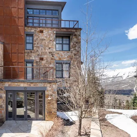 Cassidy Ridge D101 Apartment