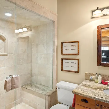Holiday home The Bear House On Double - Premier Ski-in-out Location And Amenities *