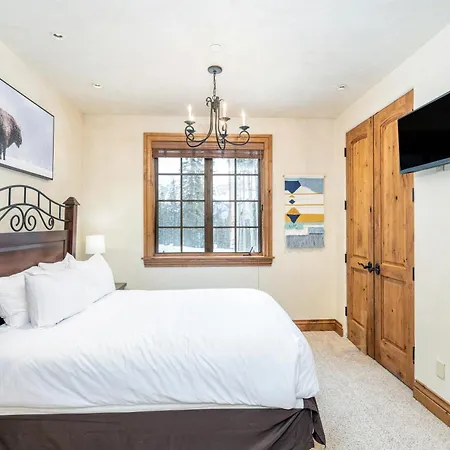 Twin Elk By Exceptional Chalet