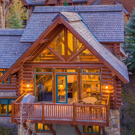 Mountain Lodge *