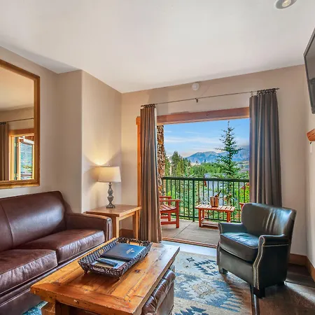 Mountain Lodge *
