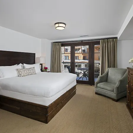 Hotel Madeline And Residences, Collection