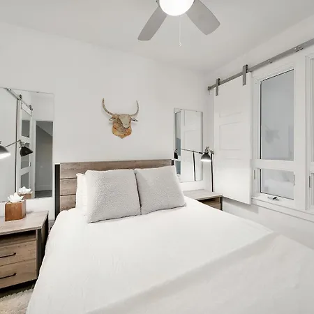 Blue Mesa 2 - 3bd 3ba Sleeps 8 -12 Apartment *