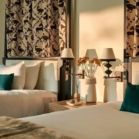 Madeline And Residences, Collection Hotel