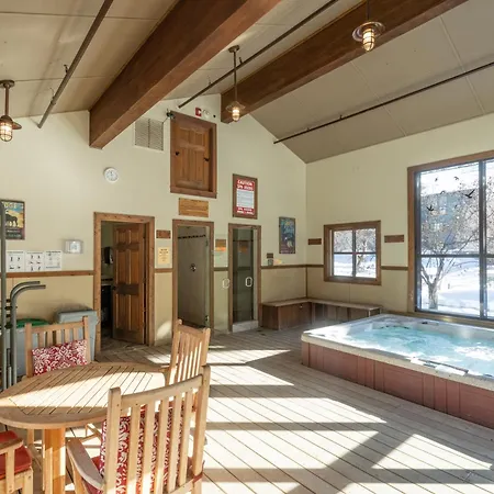 Experience Mountain Views In Spacious 3-bedroom #423 Holiday home *