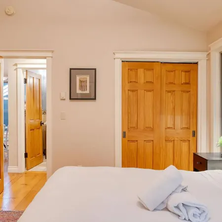 Apartment Manitou River House 113 By Avantstay