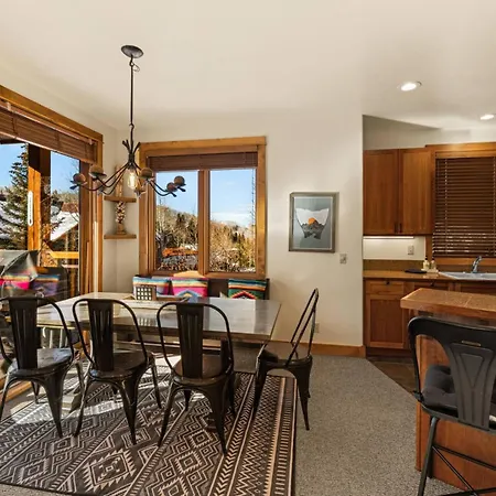 Terraces ~ Meadow View Holiday home Telluride