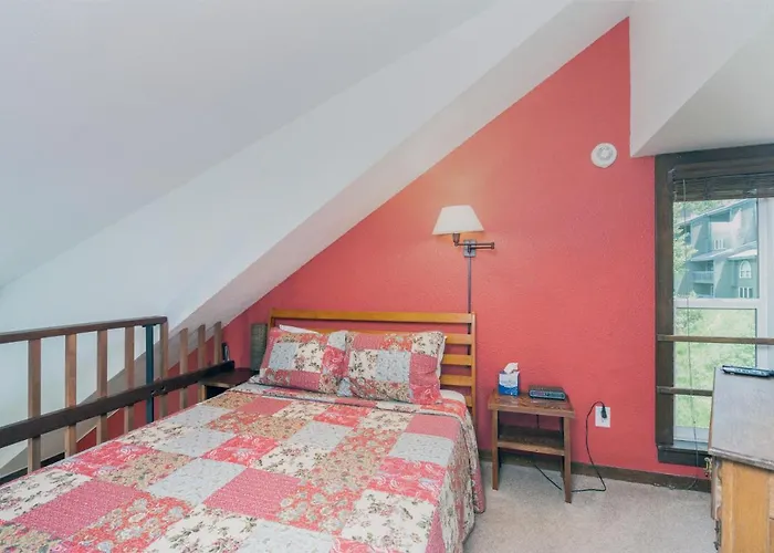 Manitou Lodge