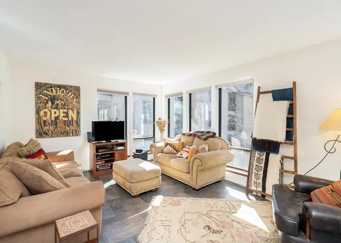 Condo With Great Ski Access And Heated Garage