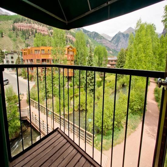 Manitou 11 By Alpine Lodge