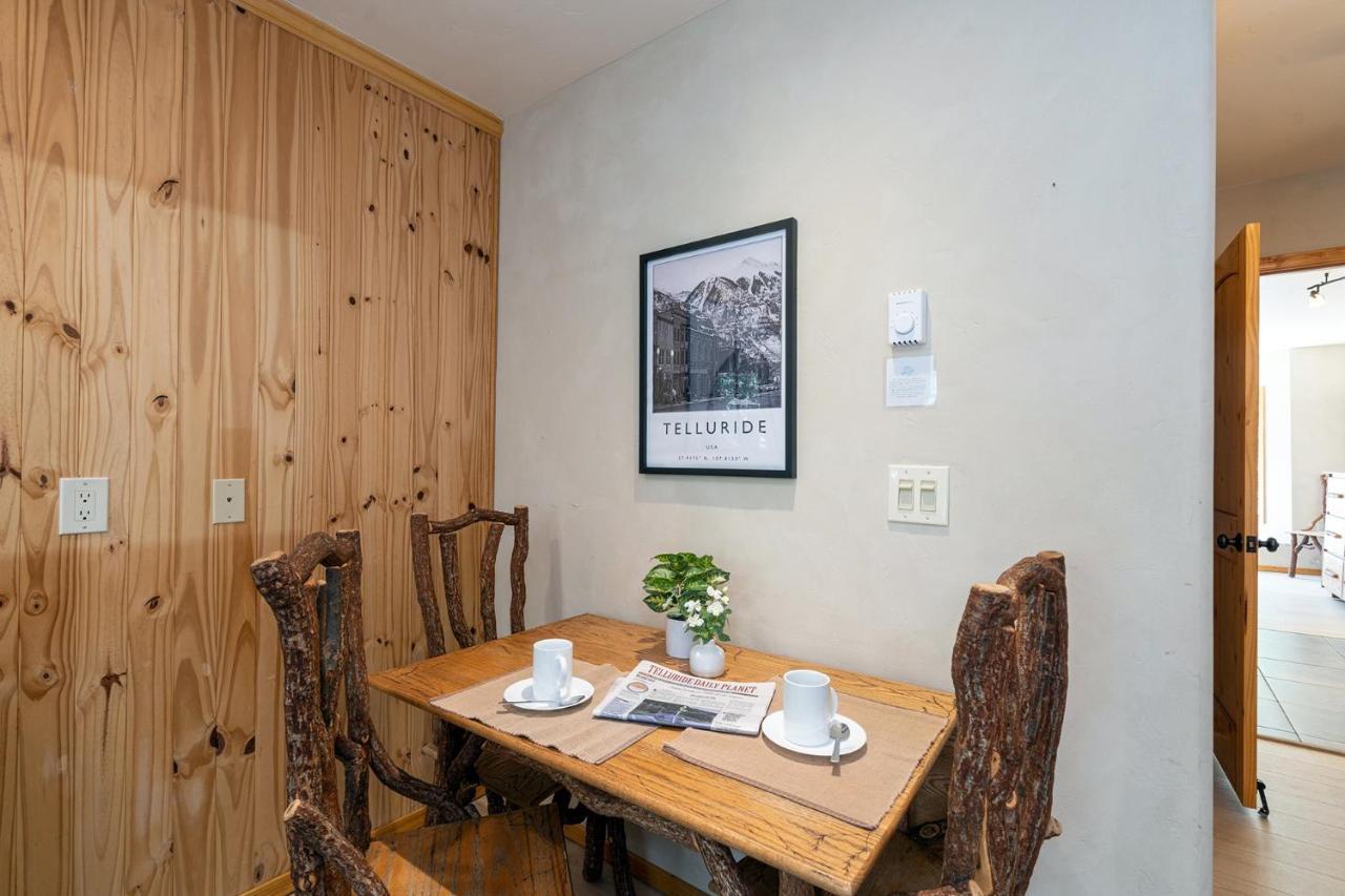 Walk To Ski! Bay Window View Of River & Mountain Telluride