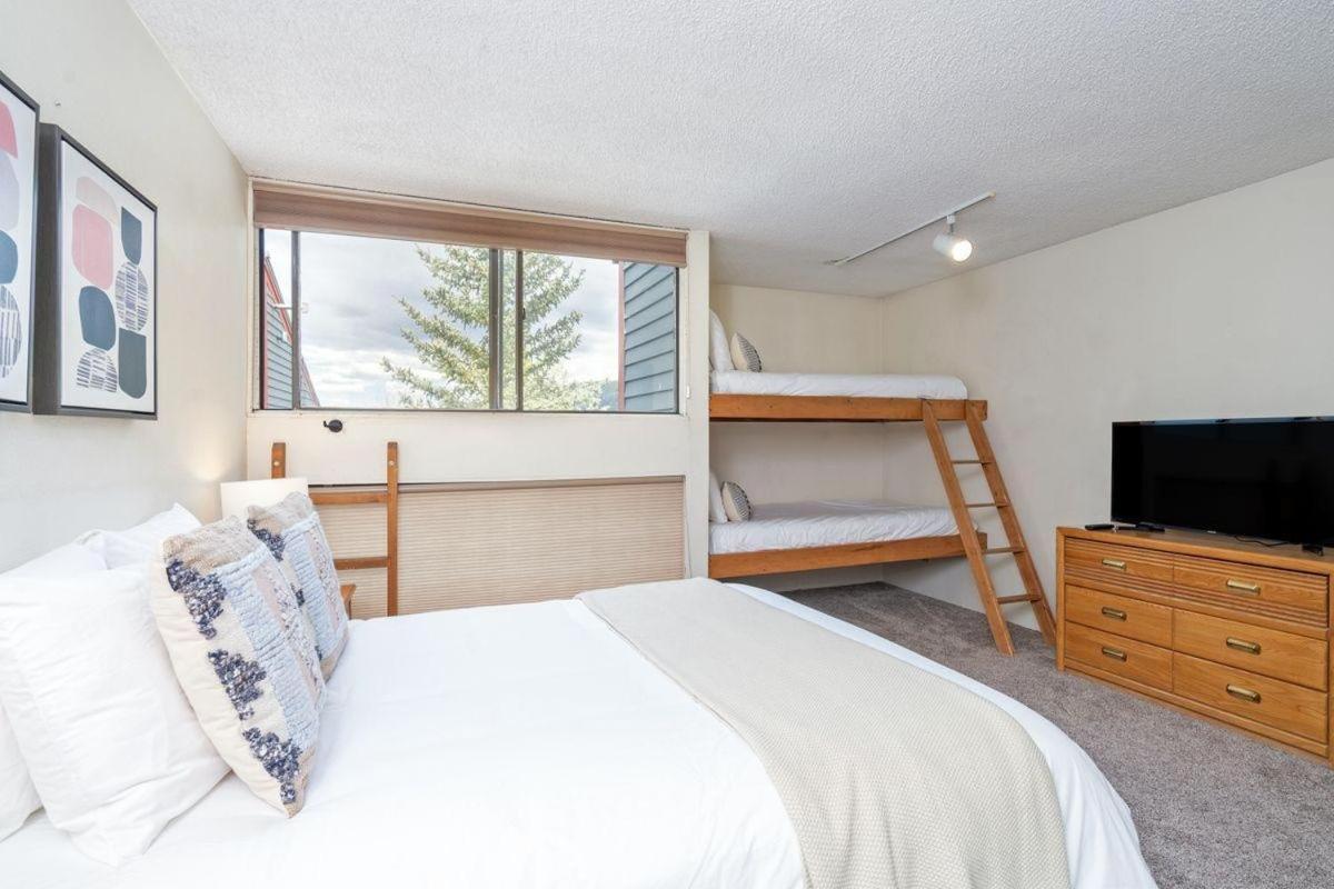 Apartment Space For All! Close To Lift 7, Fireplace, Hot Tub Telluride