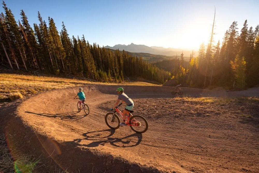 Apartment Space For All! Close To Lift 7, Fireplace, Hot Tub *