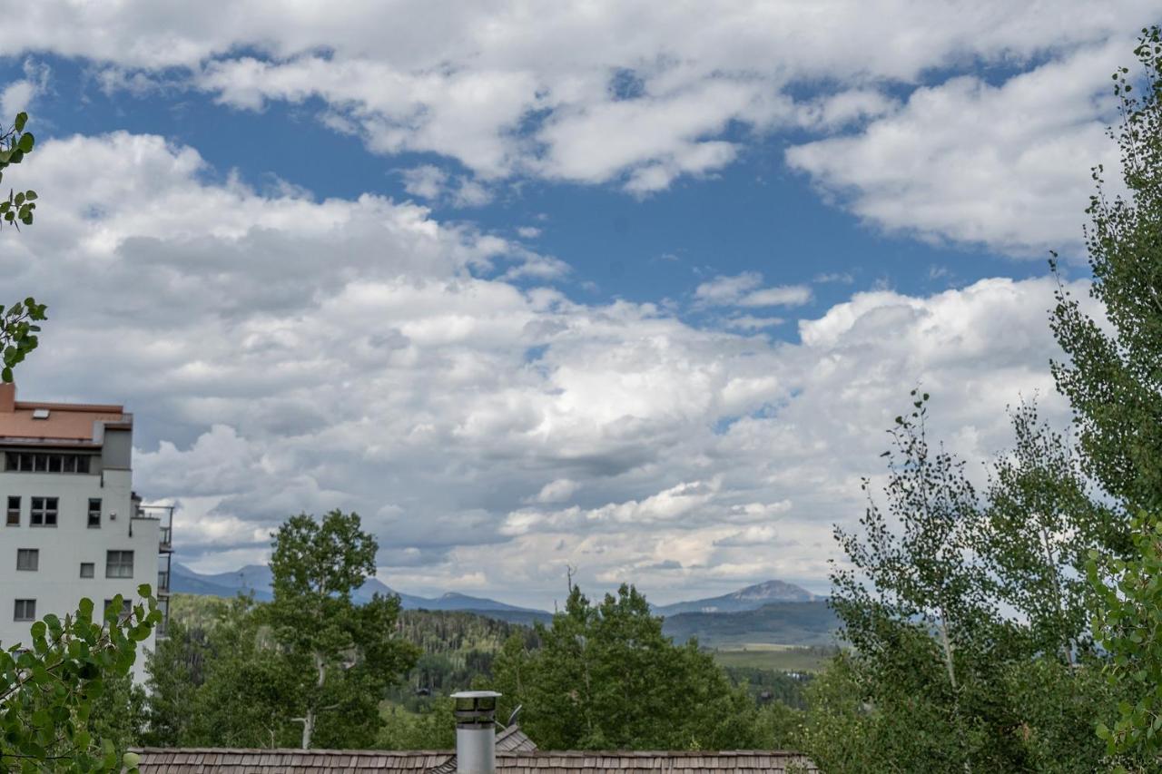 New! Chic European Style Cabin, Short Walk To *