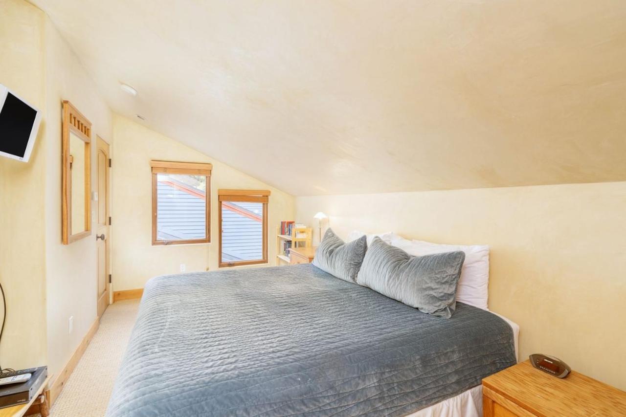 Life! Walk Or Shuttle To Lifts - Fireplace, Hot Tub