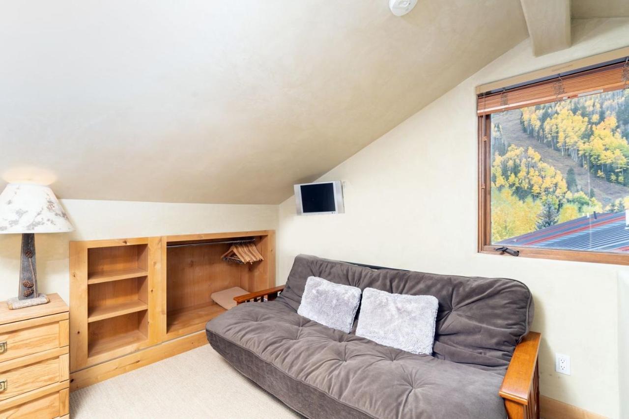 Life! Walk Or Shuttle To Lifts - Fireplace, Hot Tub *