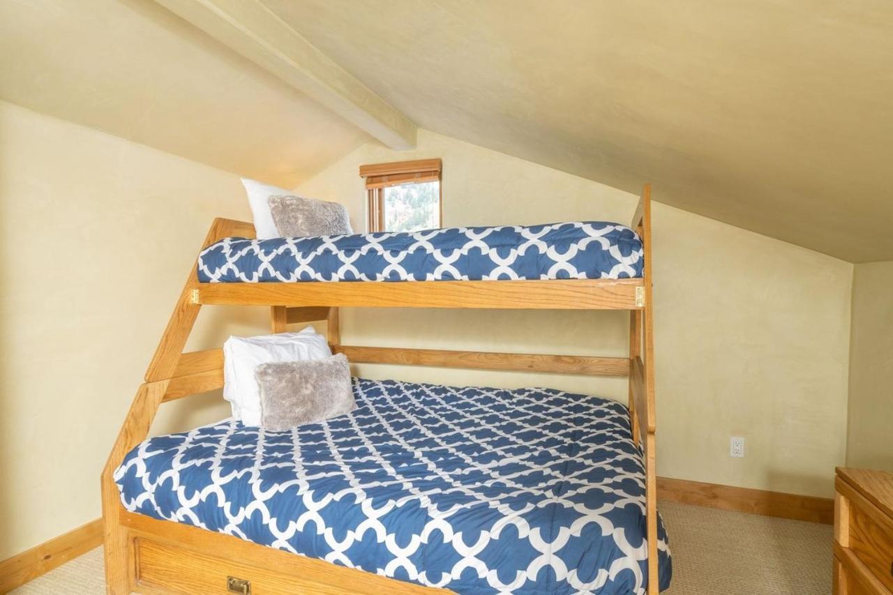 Life! Walk Or Shuttle To Lifts - Fireplace, Hot Tub