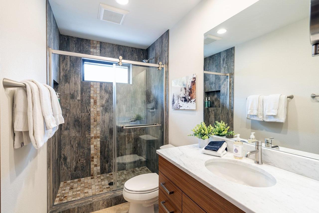 Apartment Big & Bright Hidden Gem With Garage, Hot Tub, Lux Kitchen *