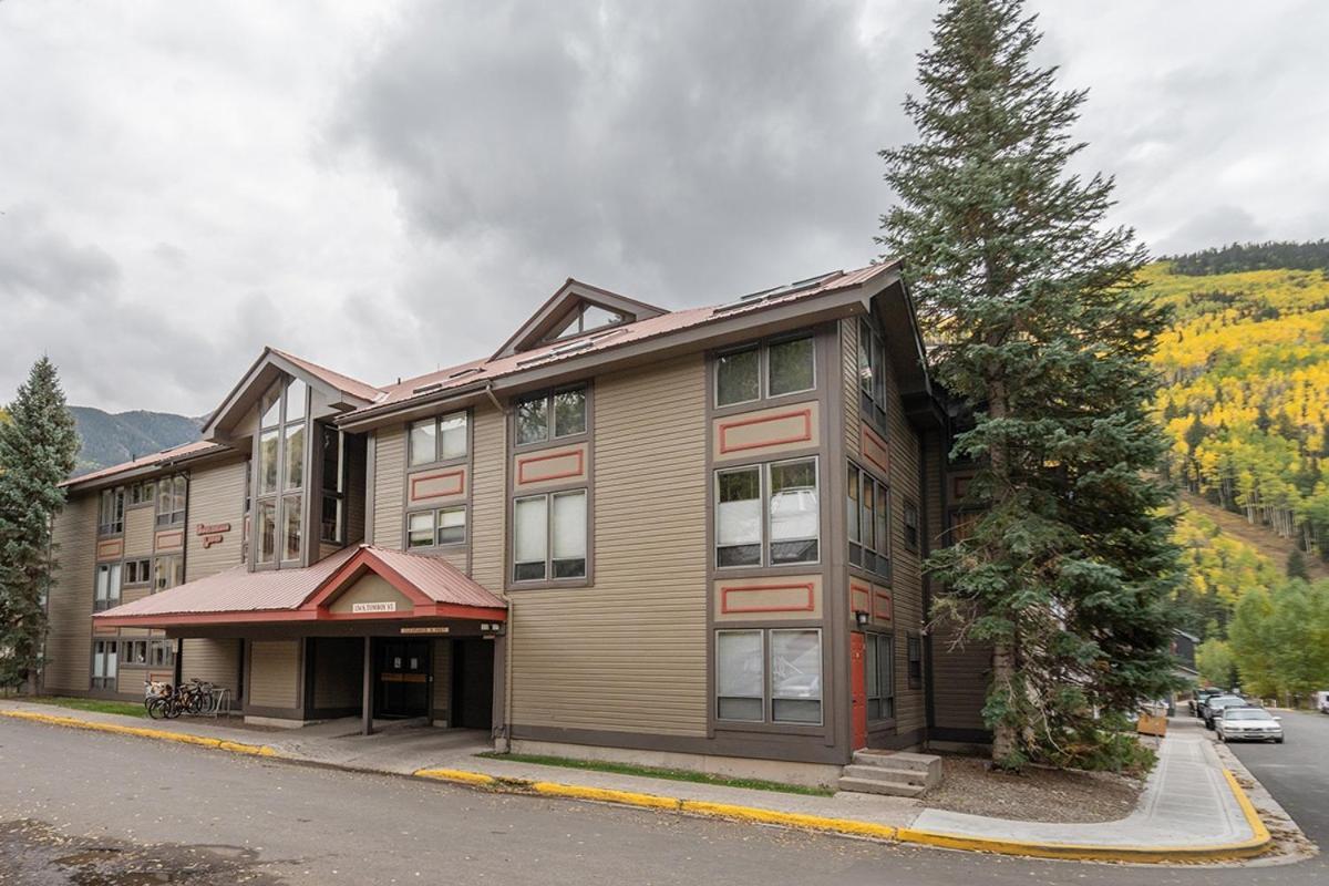 Big & Bright Hidden Gem With Garage, Hot Tub, Lux Kitchen Apartment Telluride
