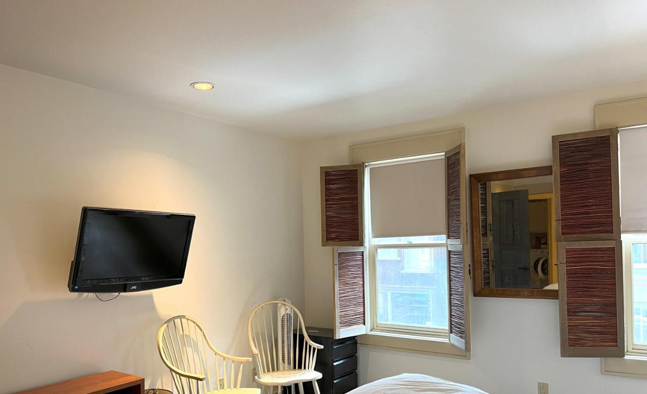 Apartment Penthouse #2 At Diamondtooth - Location And Views! *