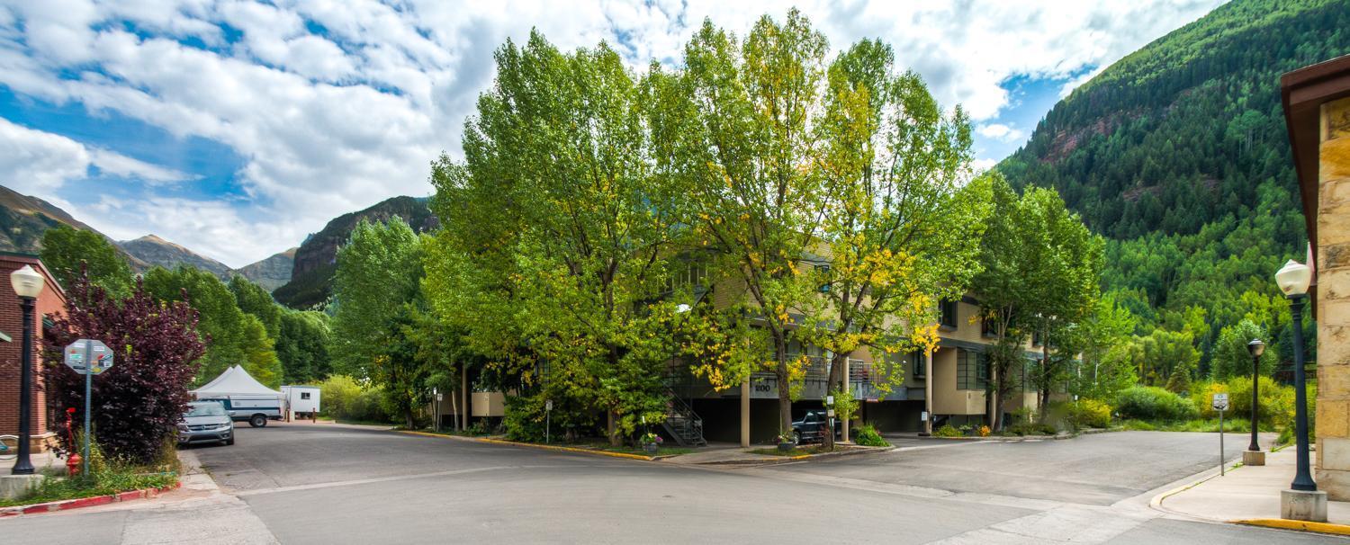 Deluxe Unit With Unbeatable Deck Views Telluride