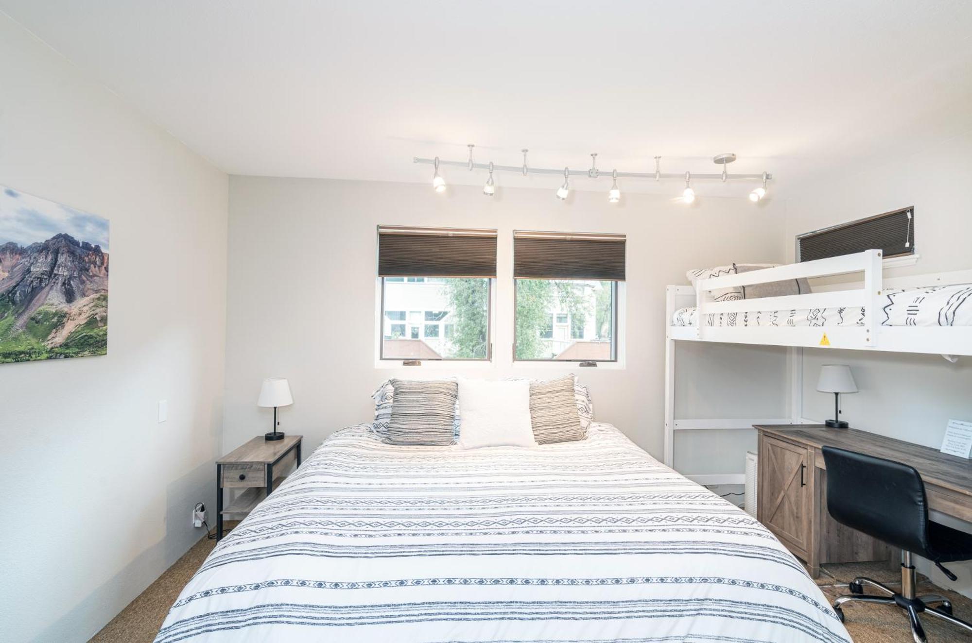 South Facing Close To Access, Groceries, Shops And Restaurants