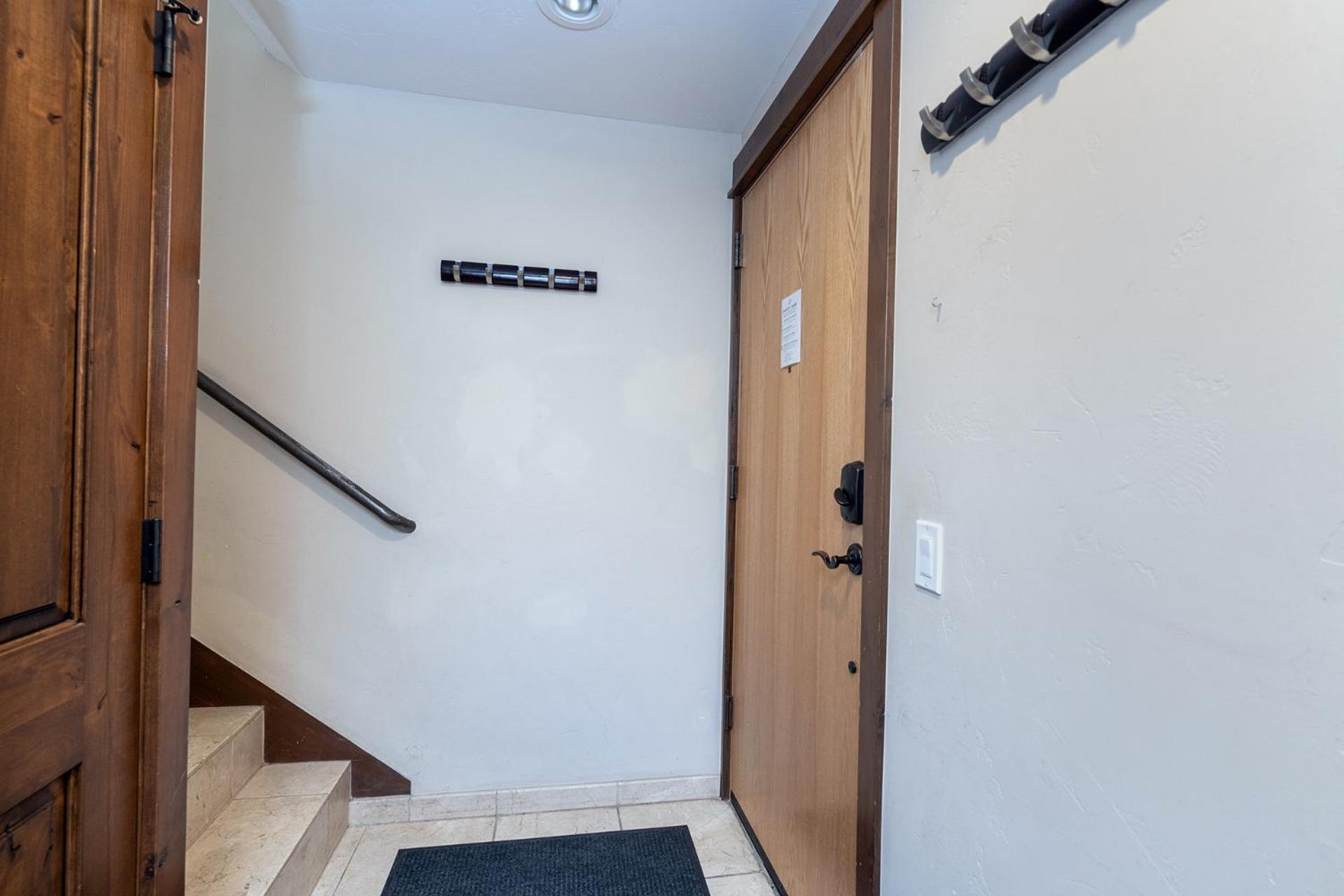 Walk To Festivals! Windows, Fireplace, Hot Tub * Telluride