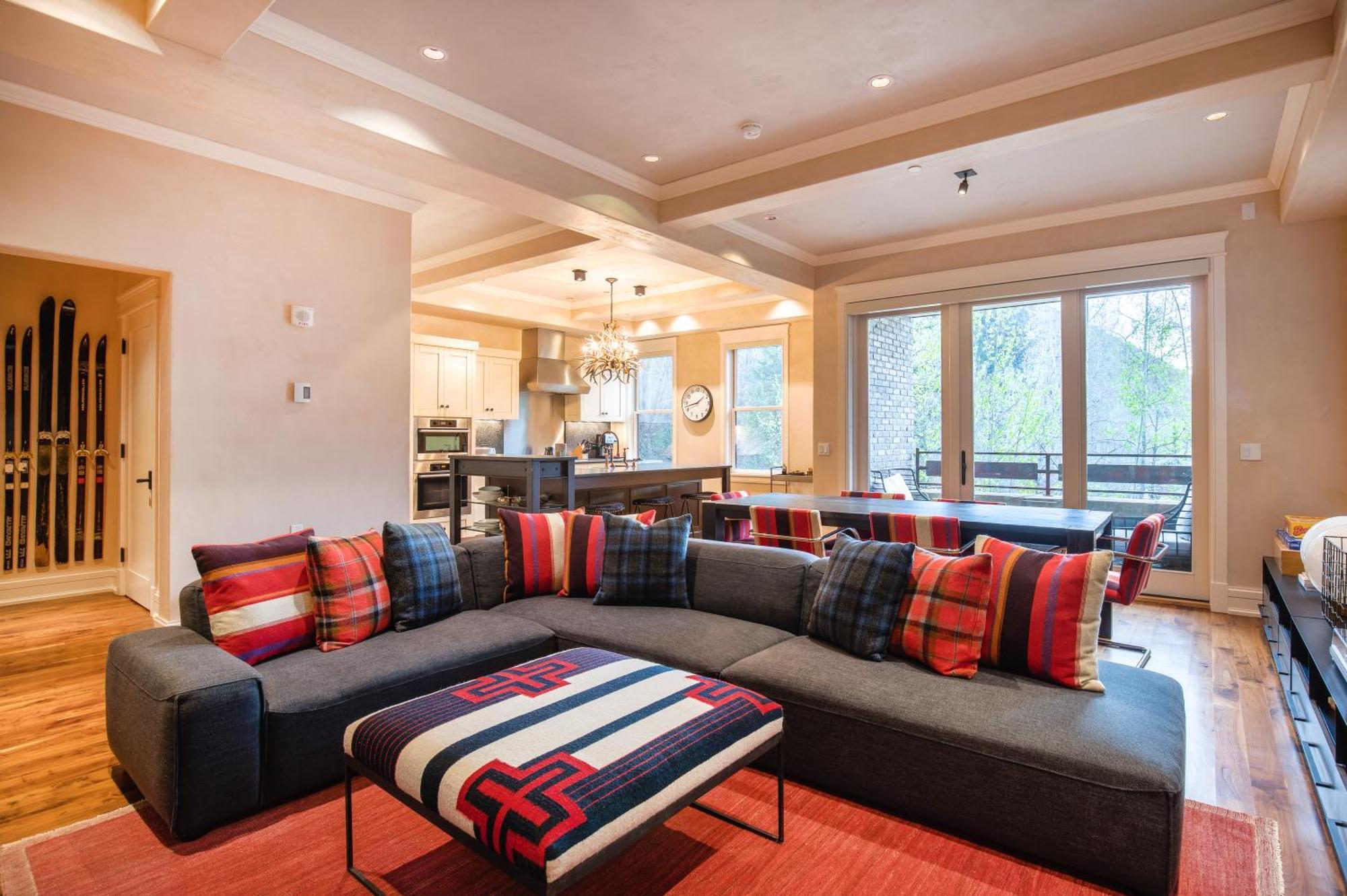 The Residences At Element 52 5*