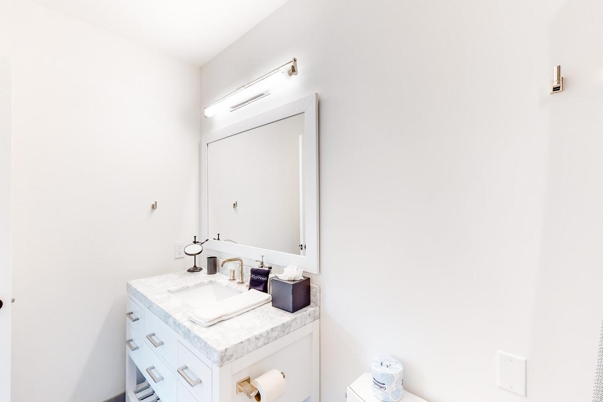 Ballard South Apartment *