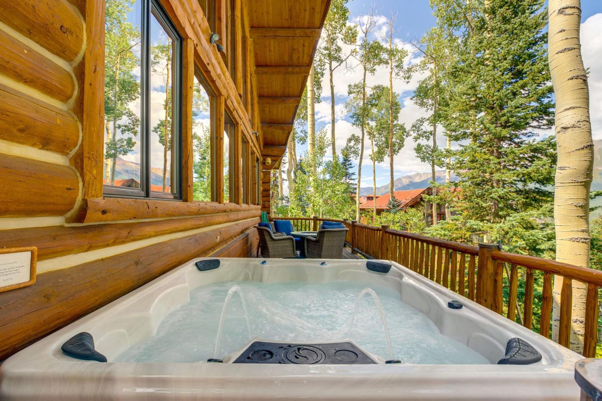 Ski-inandski-out With Deck And Hot Tub! *
